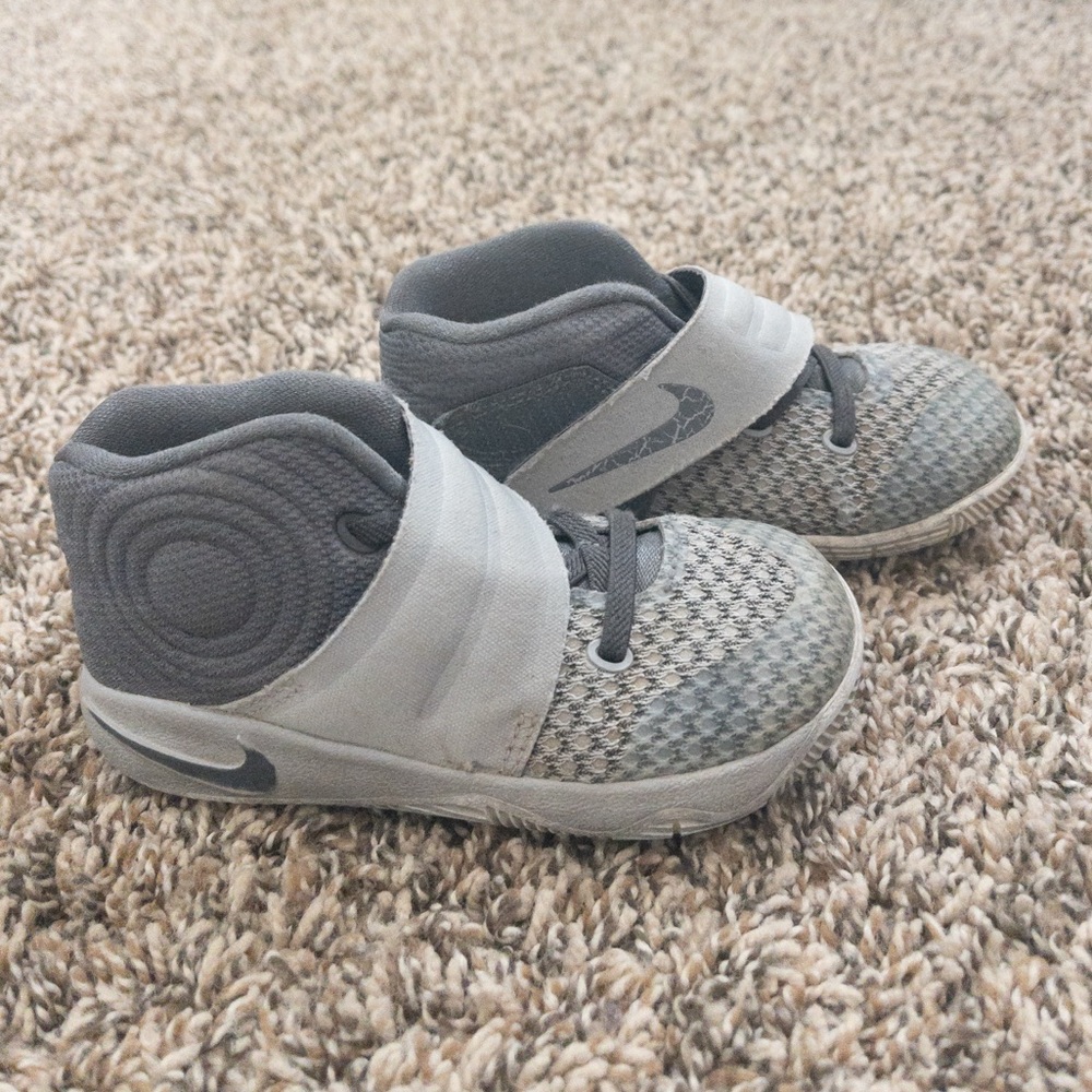 Toddler Nike Kyrie Sneaker, Size 8C